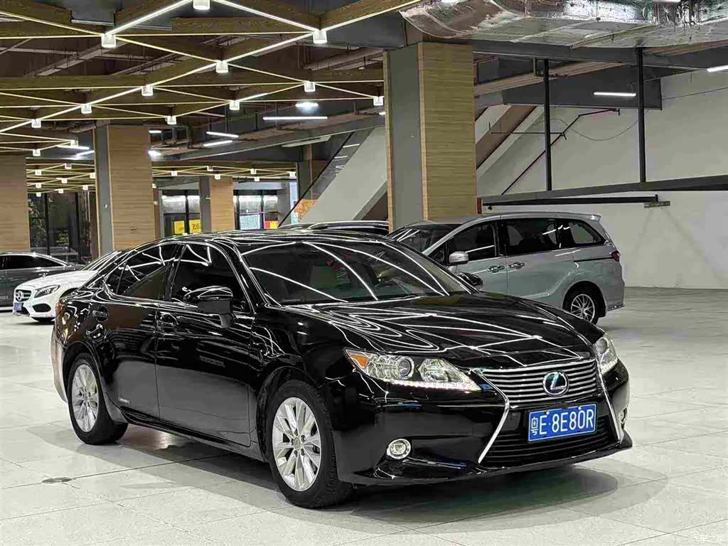Lexus ES, 2015 4