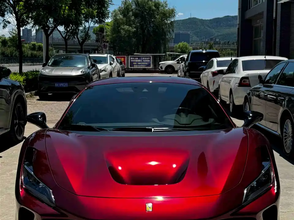 Ferrari F8