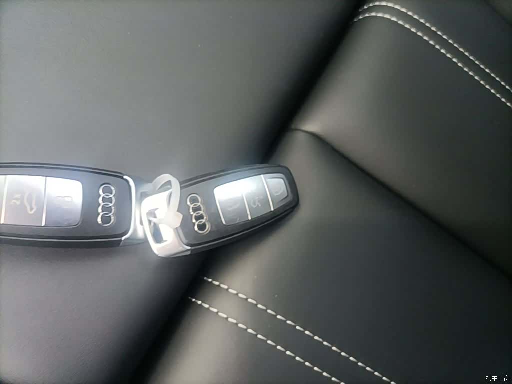 Audi Q4 e-tron, 2024 9