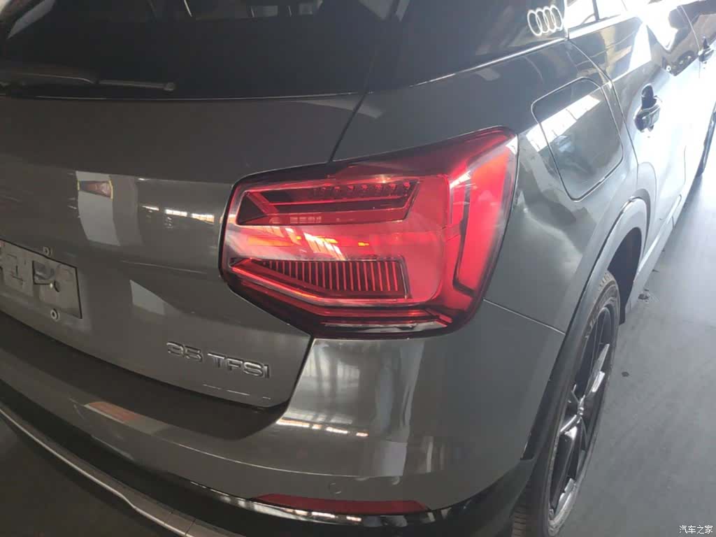 Audi Q2L, 2021 8