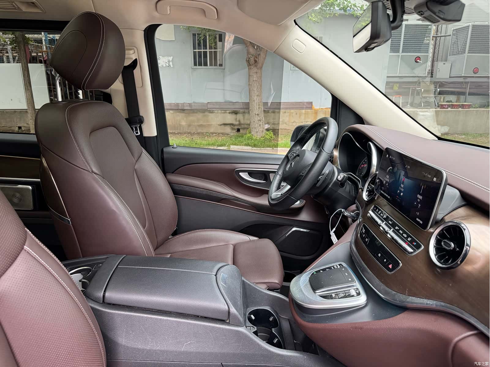 Mercedes-Benz V-Class, 2023 22