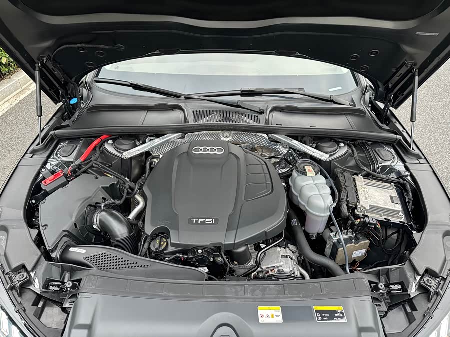Audi A4L 2021, фото 25