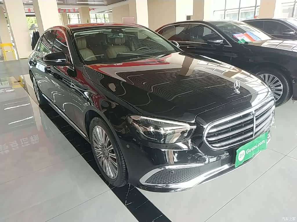 Mercedes-Benz E-Class, 2023 4