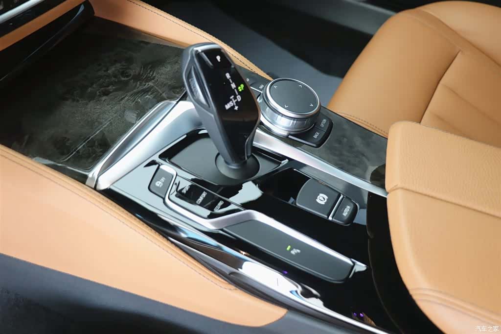 BMW 5 Series, 2019 15