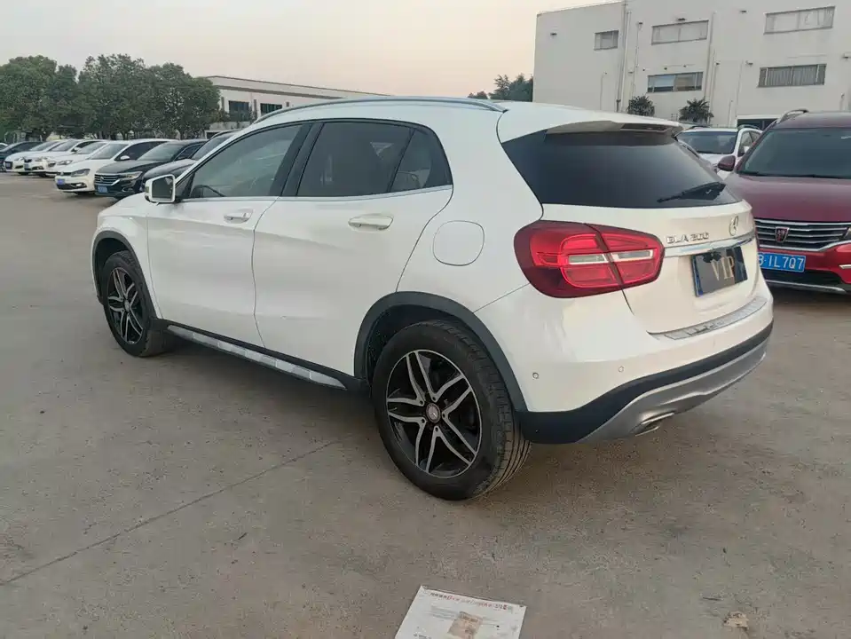 Mercedes-Benz GLA