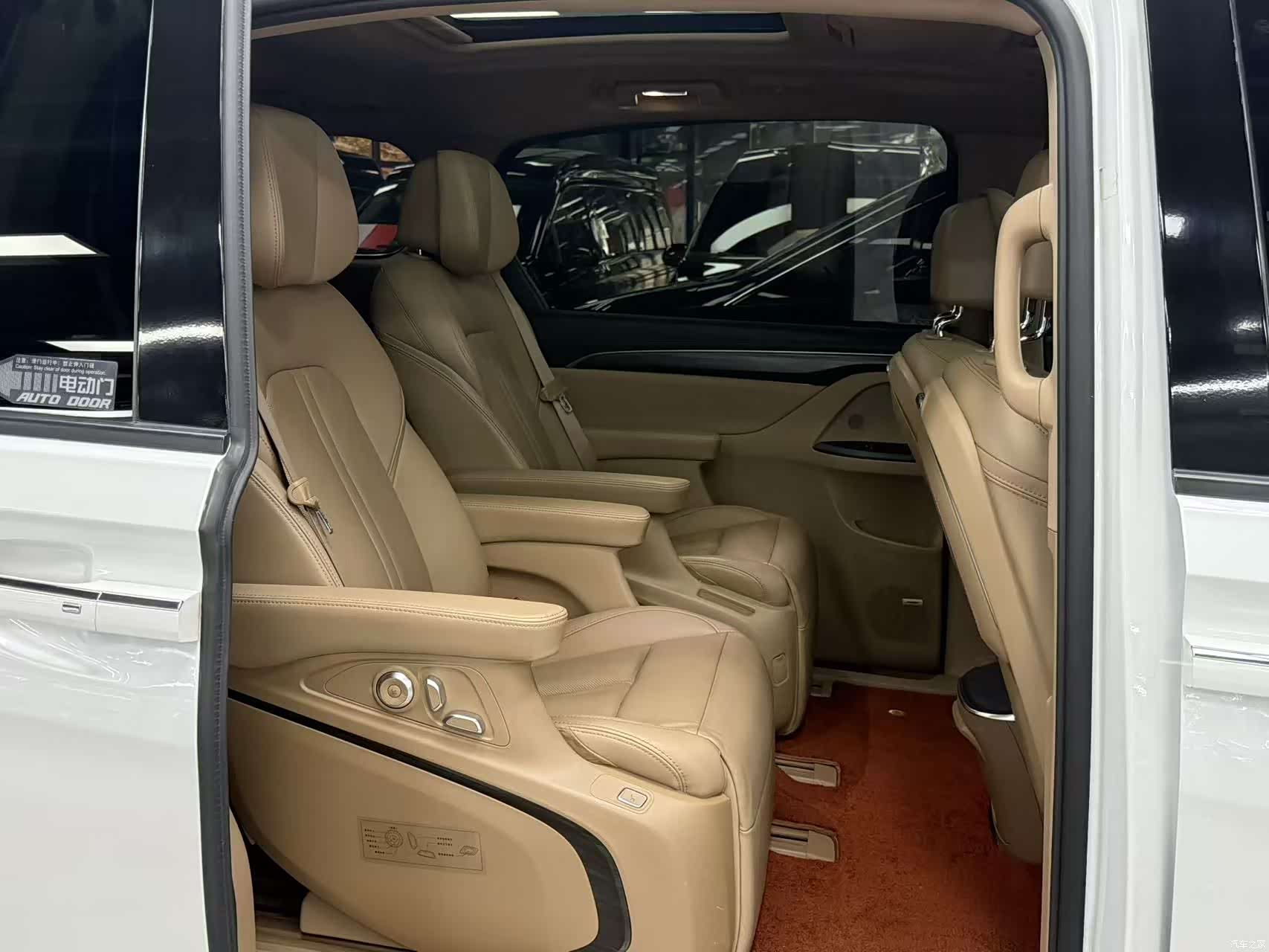 Buick GL8, 2021 13