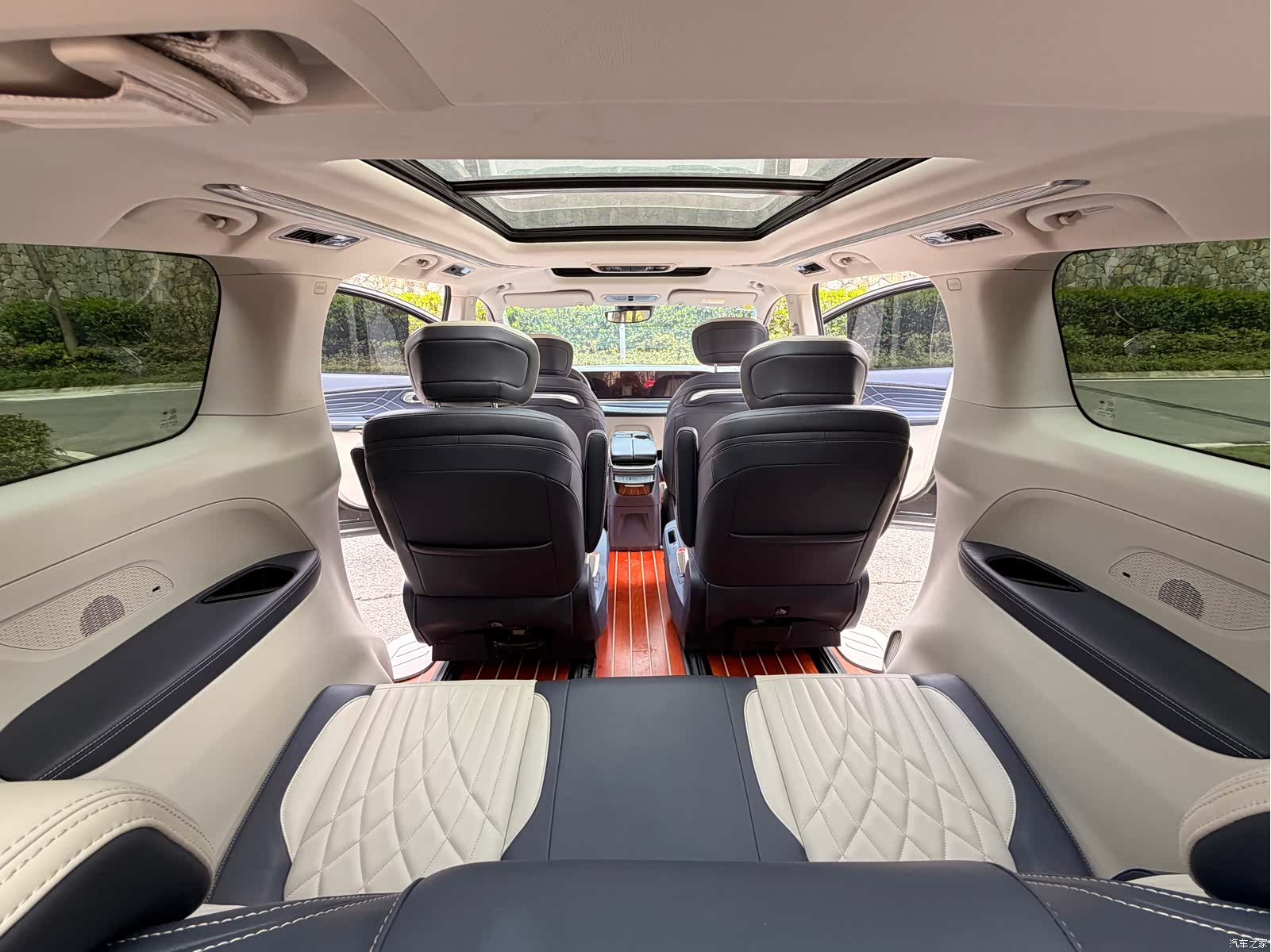 Maxus G90, 2023 13