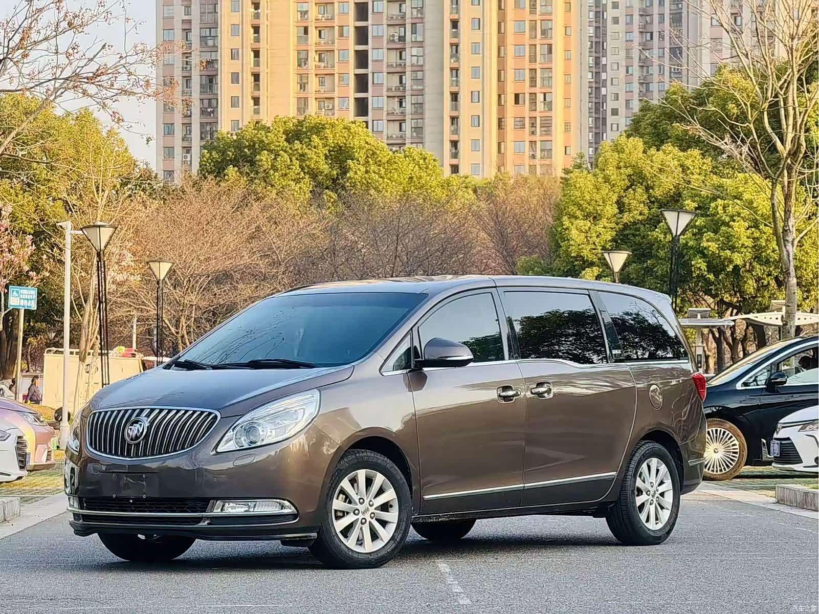 Buick GL8, 2016 1