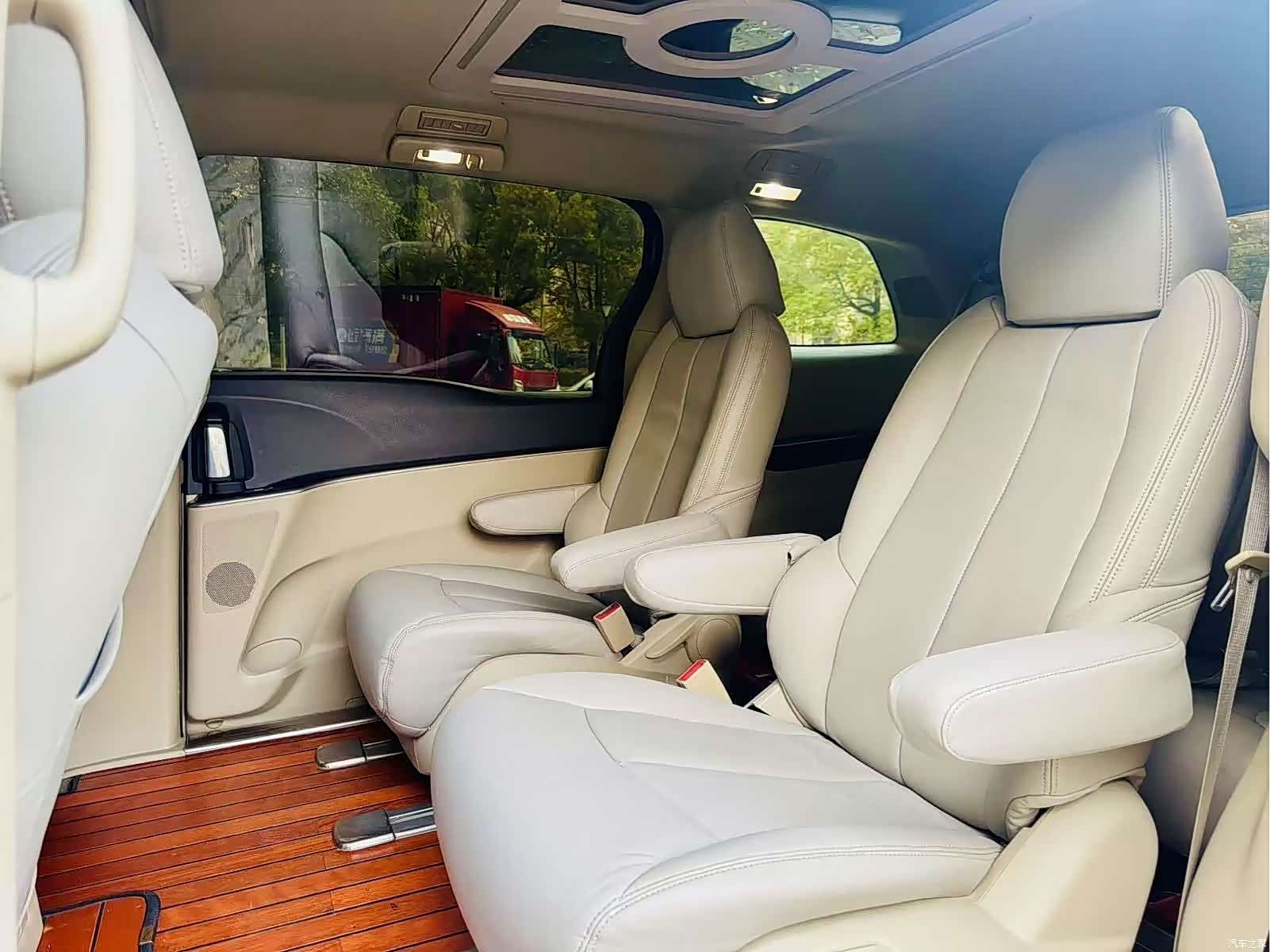 Buick GL8, 2016 12