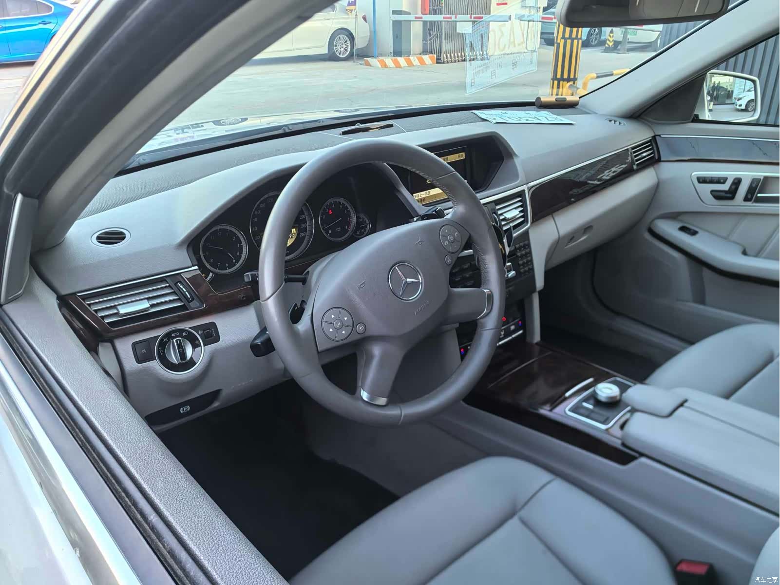 Mercedes-Benz E-Class, 2012 8