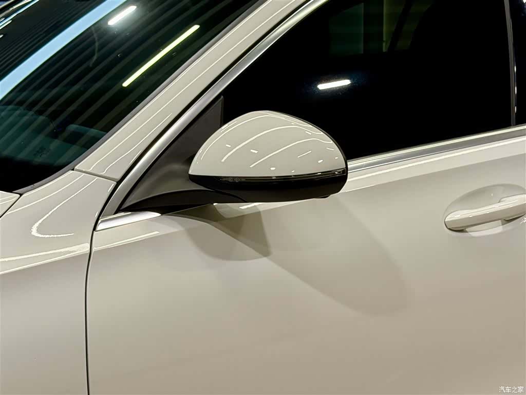Mercedes-Benz C-Class, 2022 13