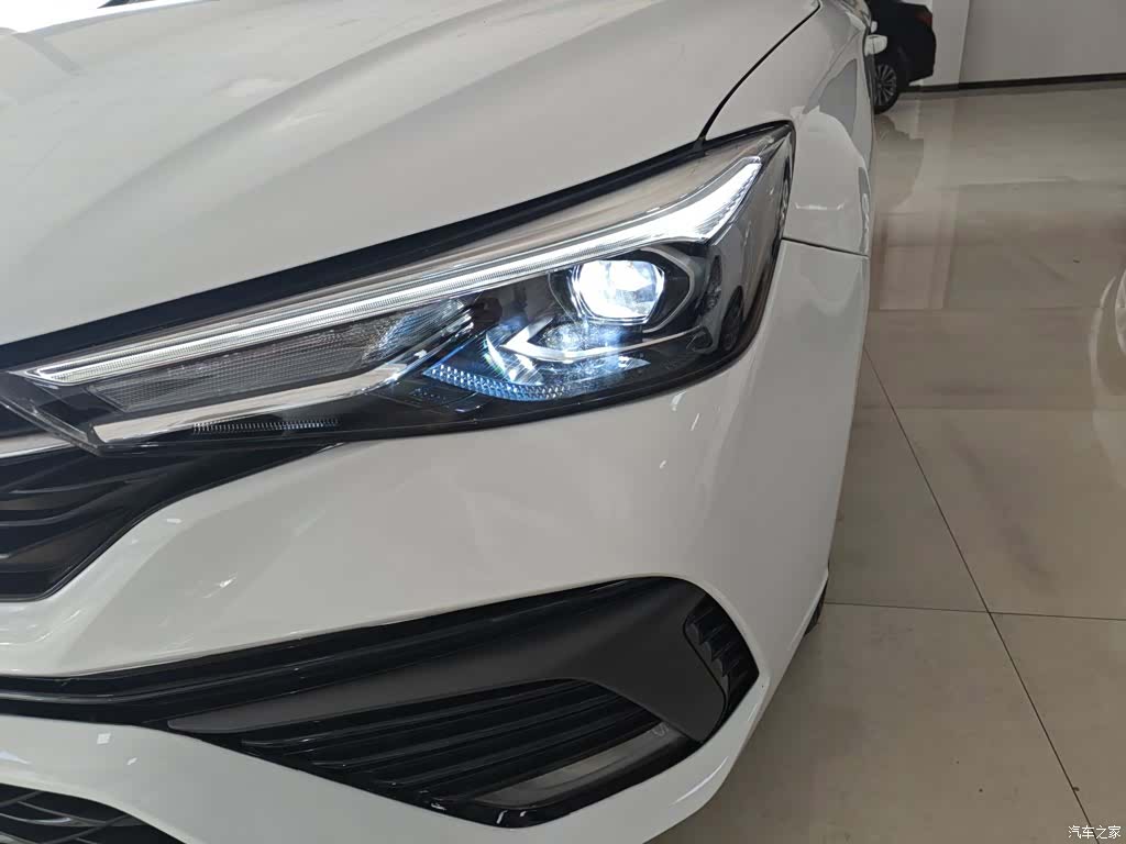 Roewe i5, 2022 18