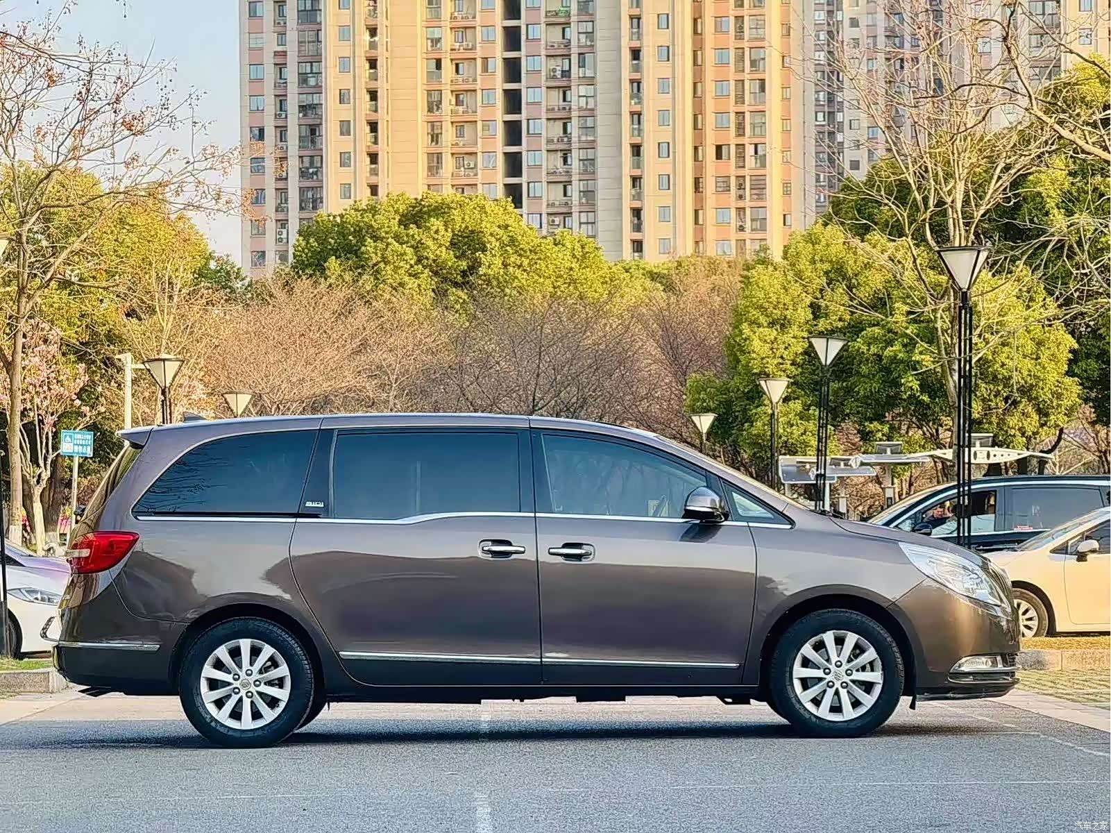 Buick GL8, 2016 3