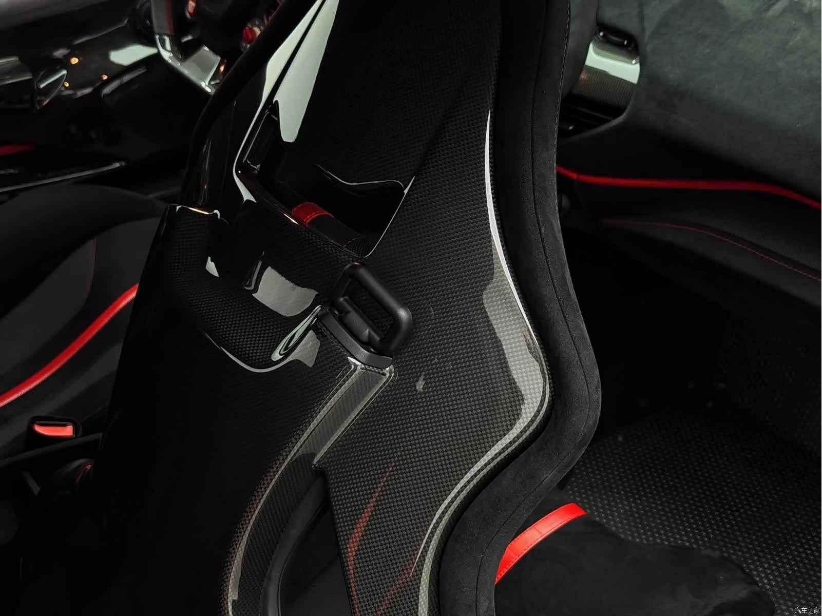 Ferrari 488, 2019 21