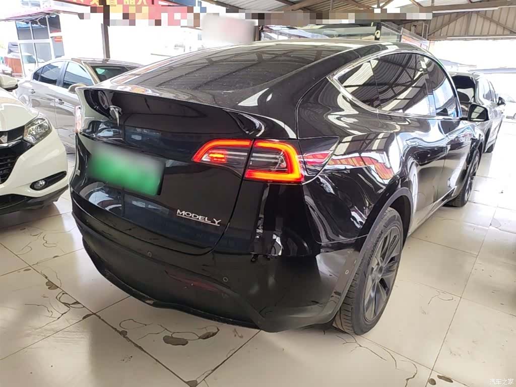 Tesla Model Y, 2024 7
