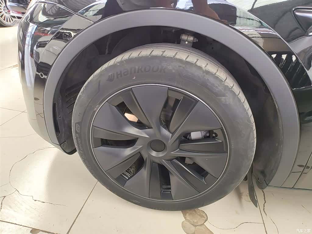 Tesla Model Y, 2024 23