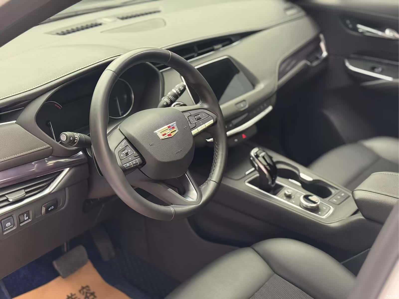 Cadillac XT4, 2022 9