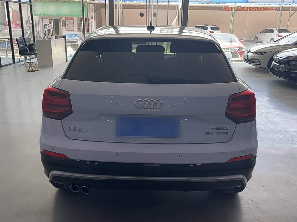 Audi Q2L