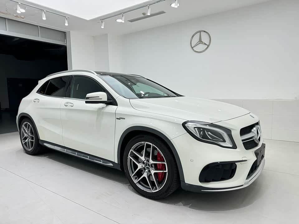 Mercedes-Benz GLA AMG