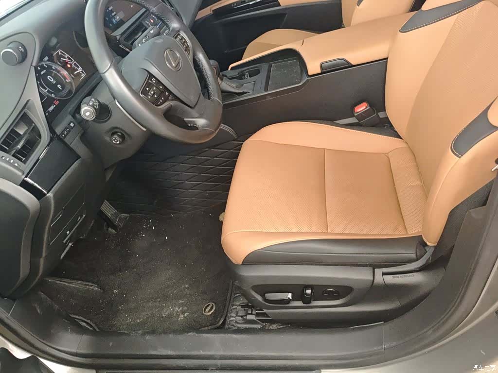 Lexus ES, 2024 10