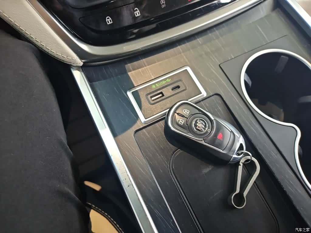 Buick GL8, 2020 9