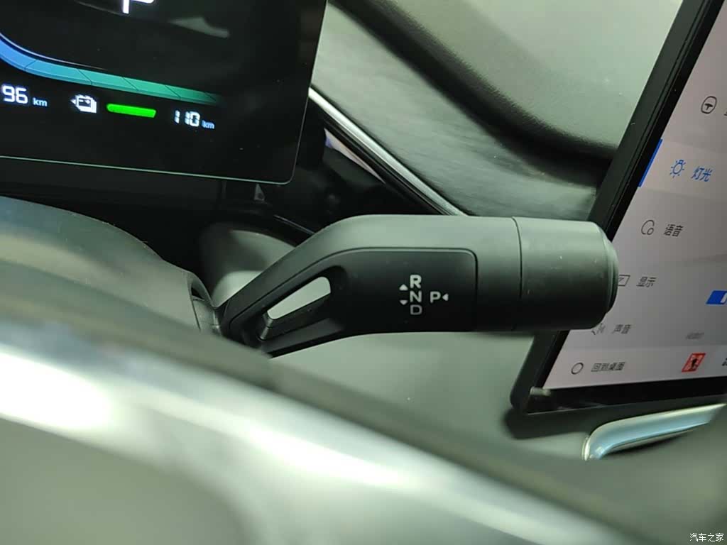 Geely Galaxy L6, 2025 14