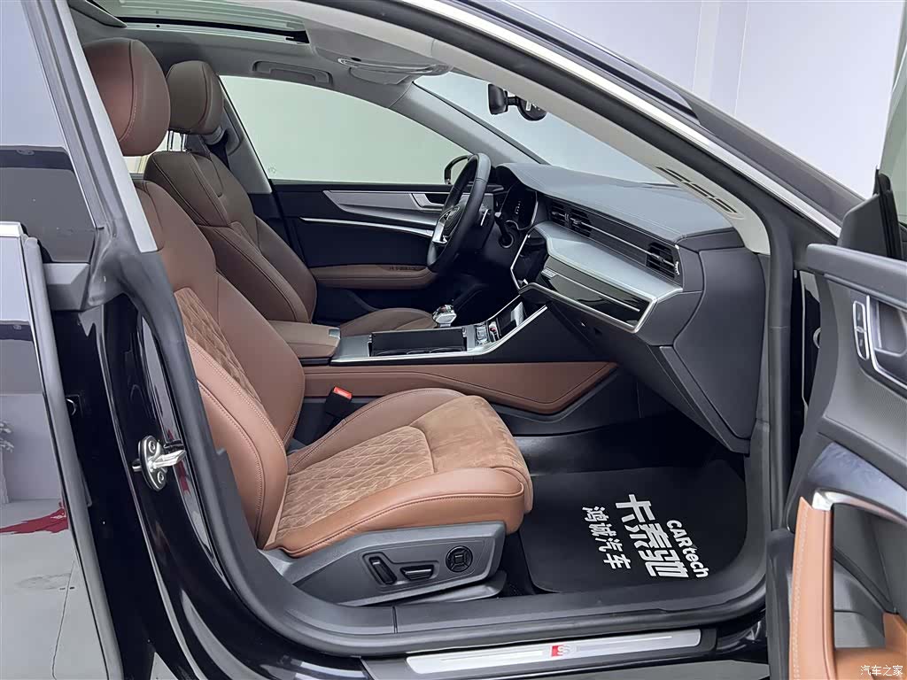 Audi A7L, 2024 19
