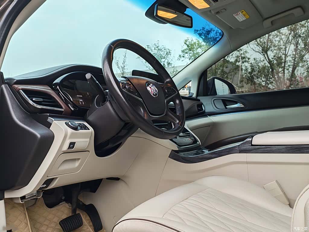Buick GL8, 2022 3