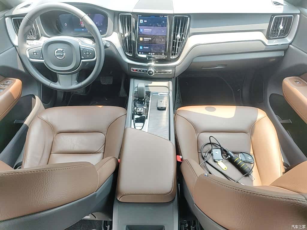 Volvo XC60, 2025 16
