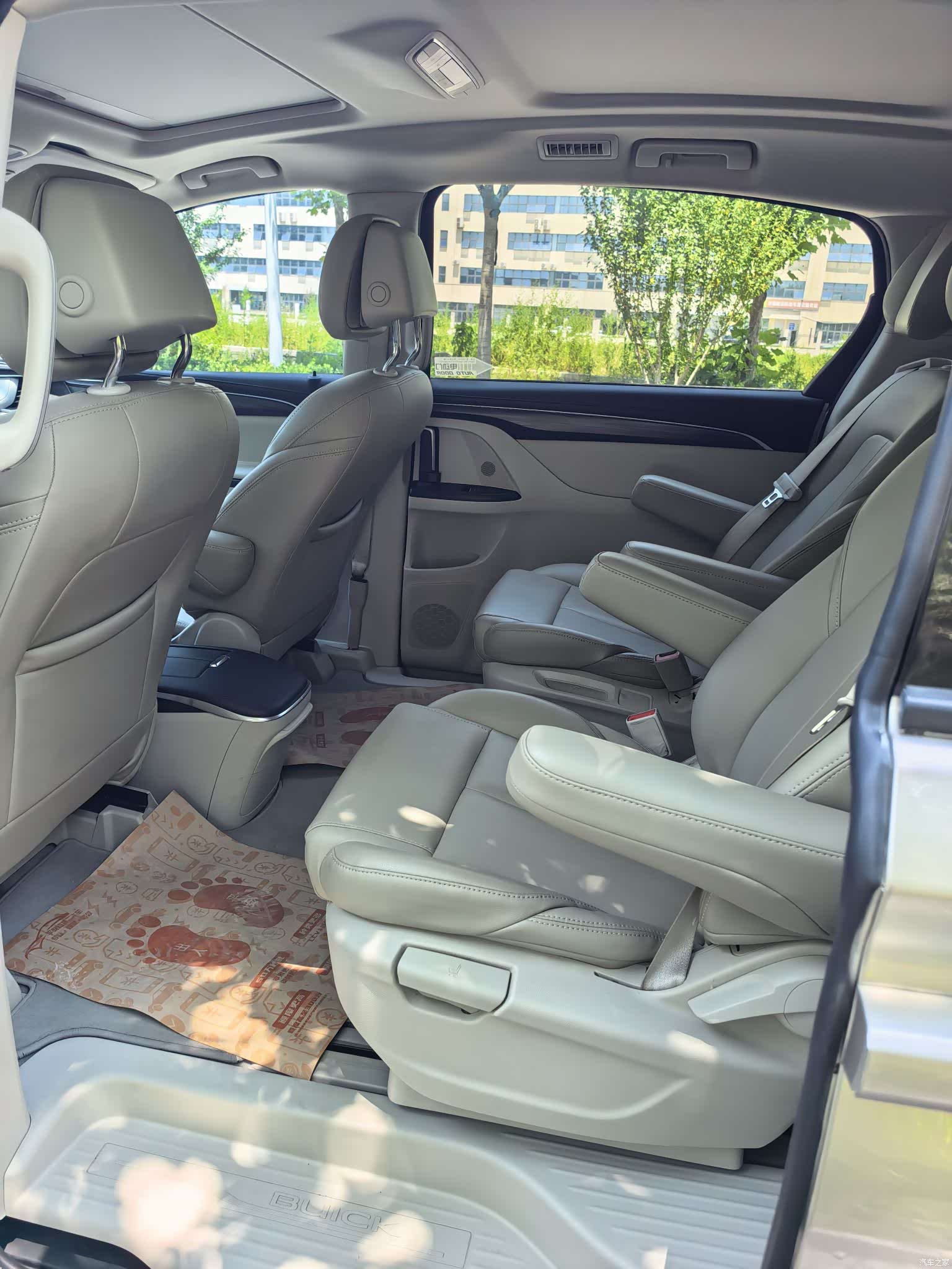 Buick GL8, 2022 8