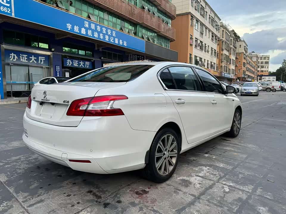 Peugeot 408