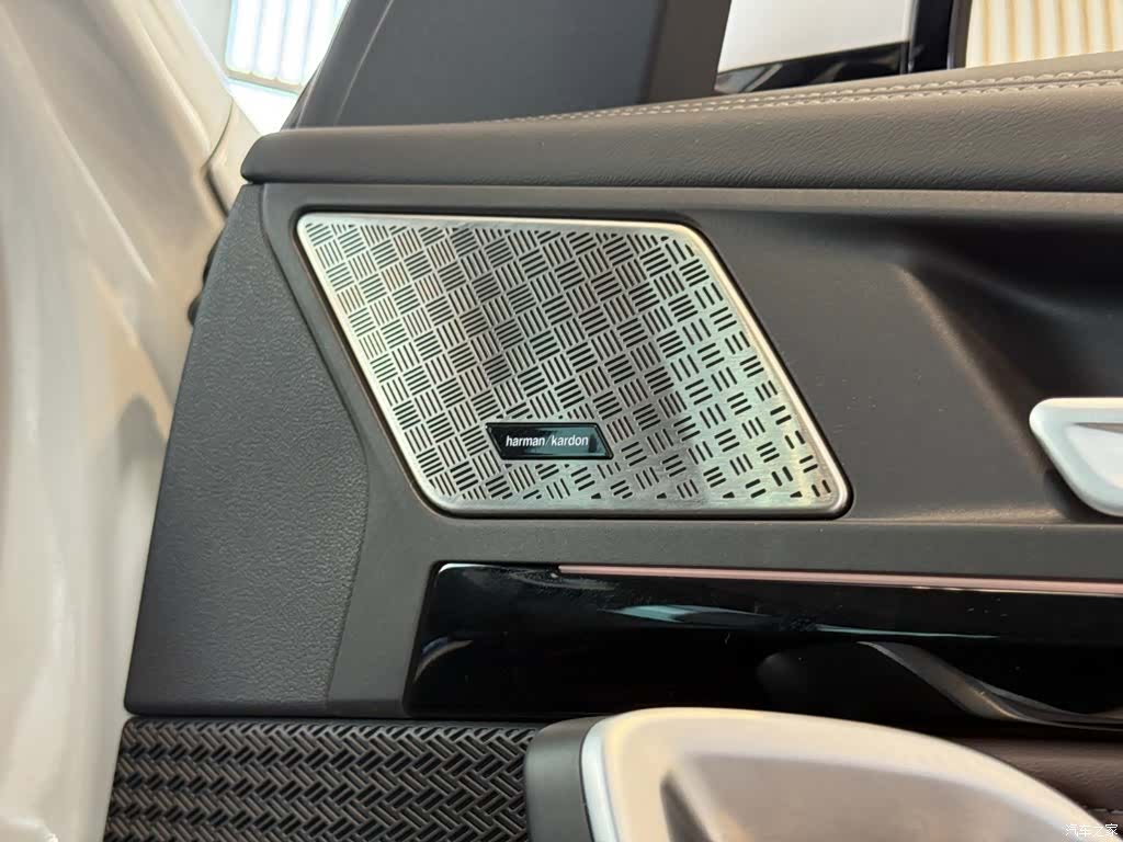 BMW X1, 2025 13
