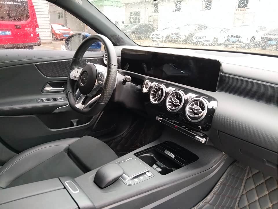 Mercedes-Benz Class A Mercedes-Benz Class A