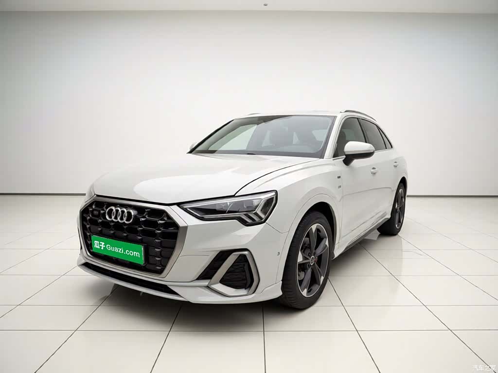 Audi Q3, 2023 1