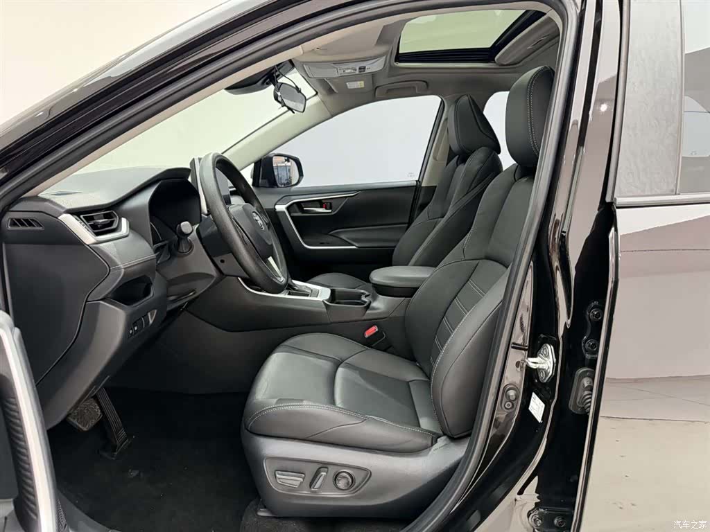Toyota Wildlander, 2021 15