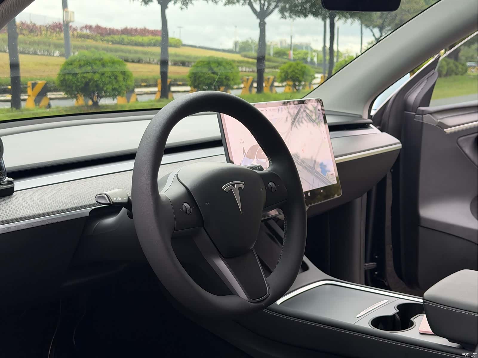 Tesla Model Y, 2021 все фото