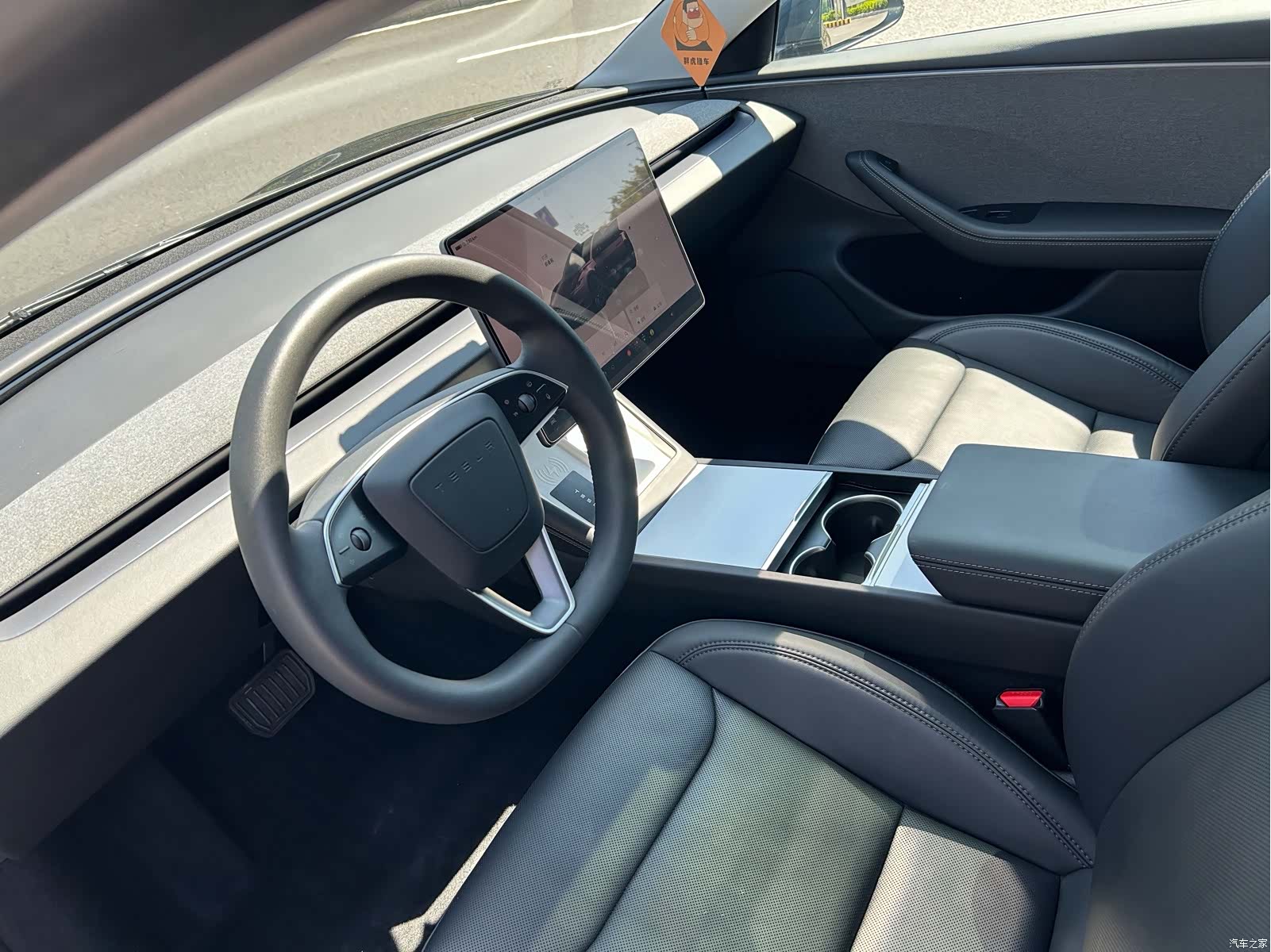 Tesla Model 3, 2025 3