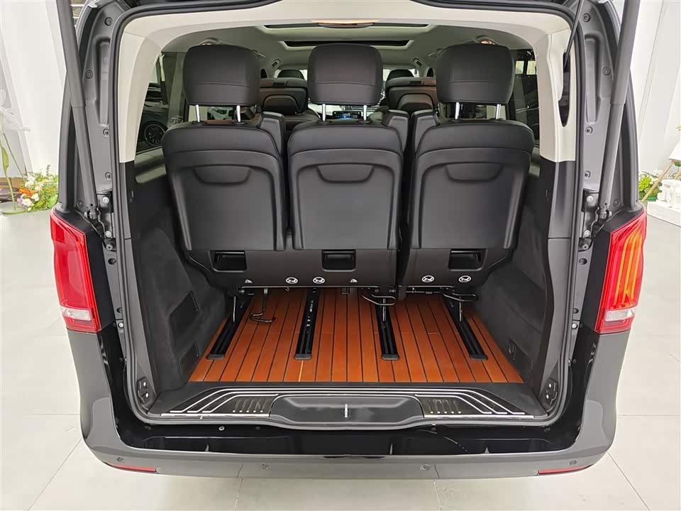 Mercedes-Benz V-class