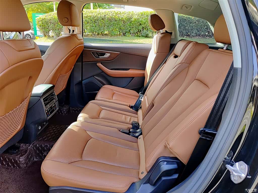 Audi Q7, 2024 8
