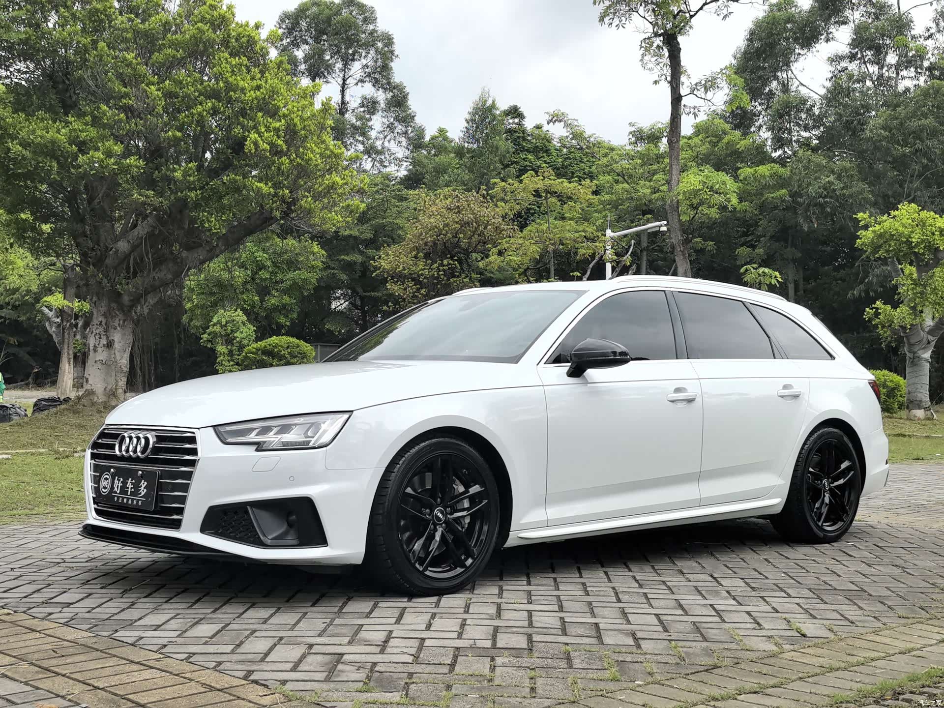Audi A4, 2020 1