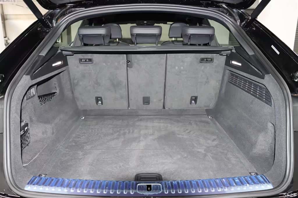 Audi Q8, 2021 17