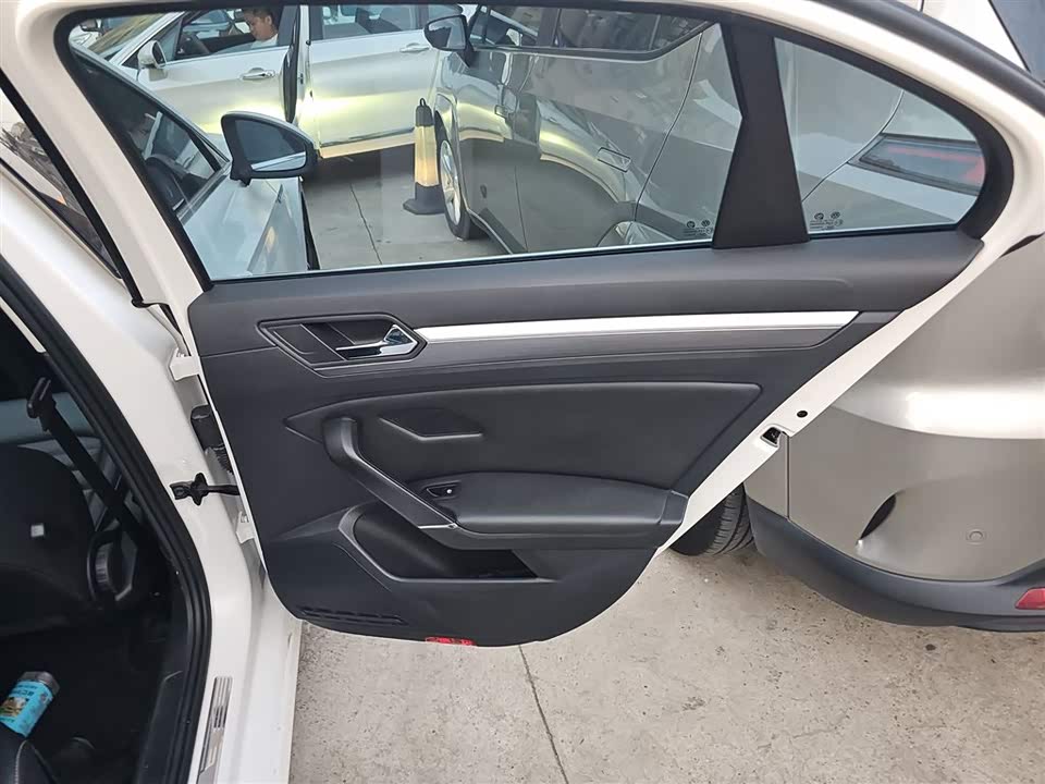 Volkswagen Lingdu