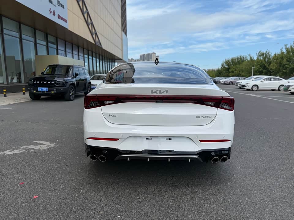 Kia K5 Kia K5