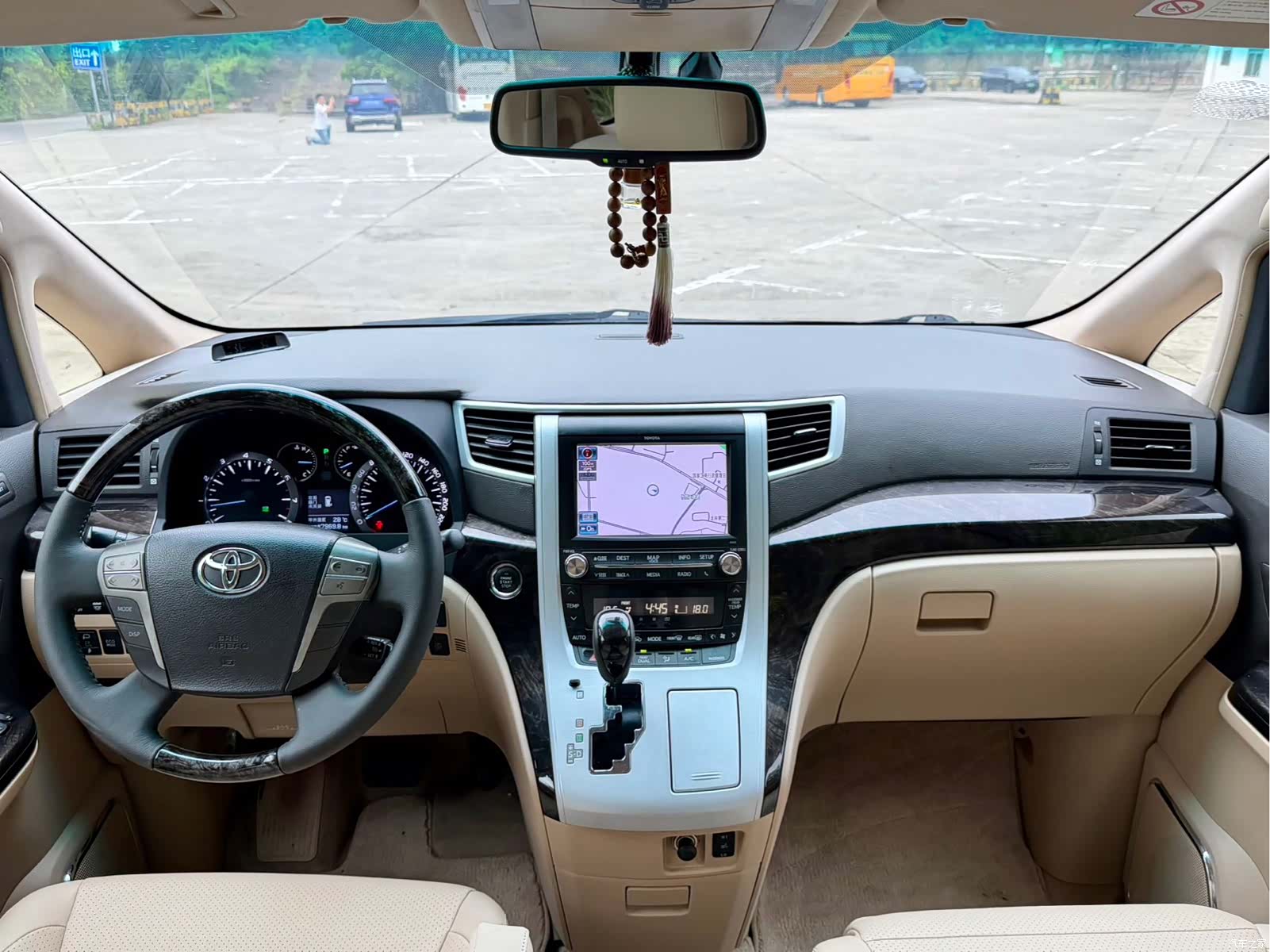 Toyota Alphard, 2012 11