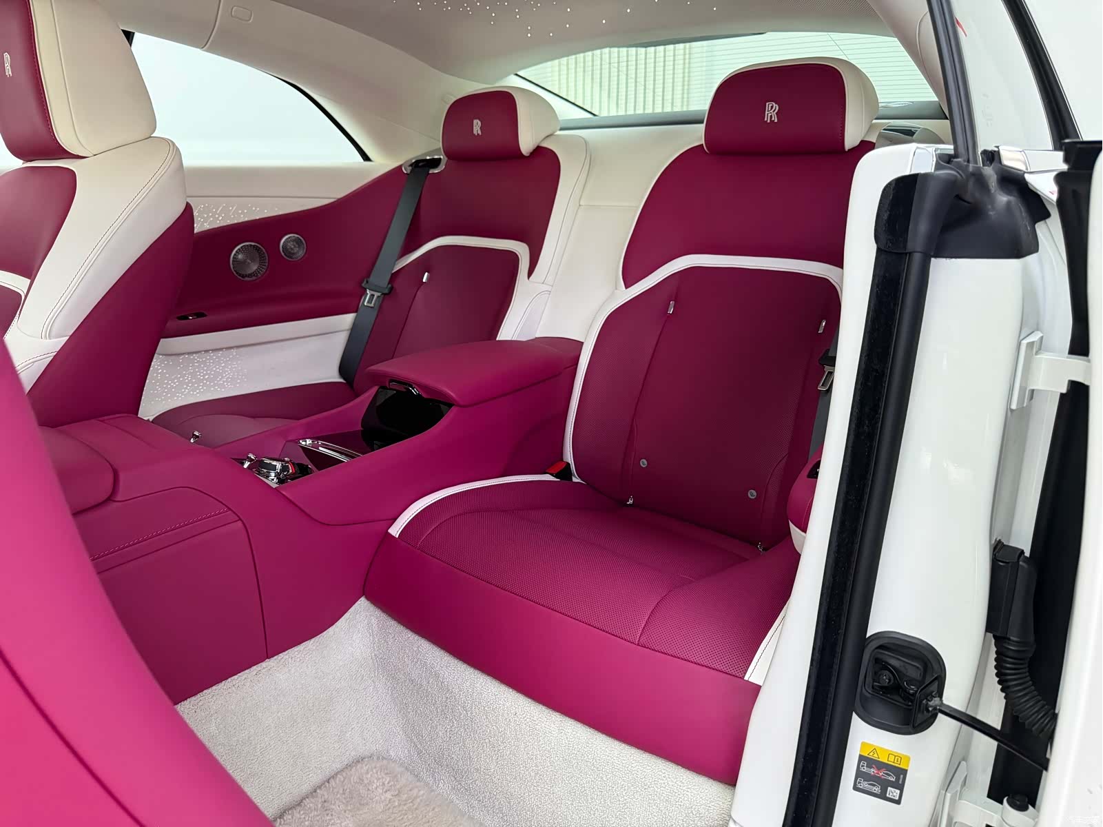 Rolls-Royce Spectre, 2026 10