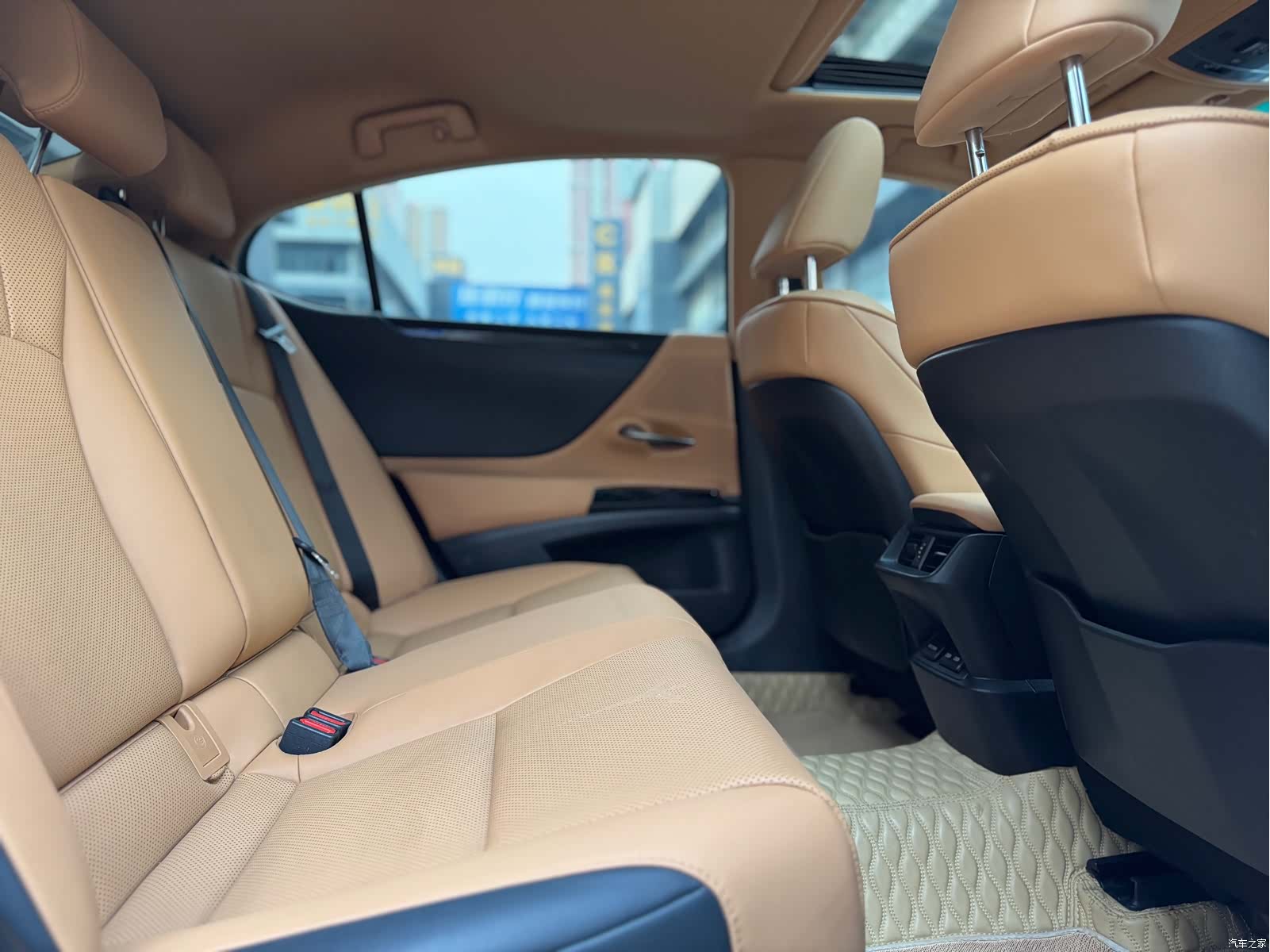 Lexus ES, 2022 18