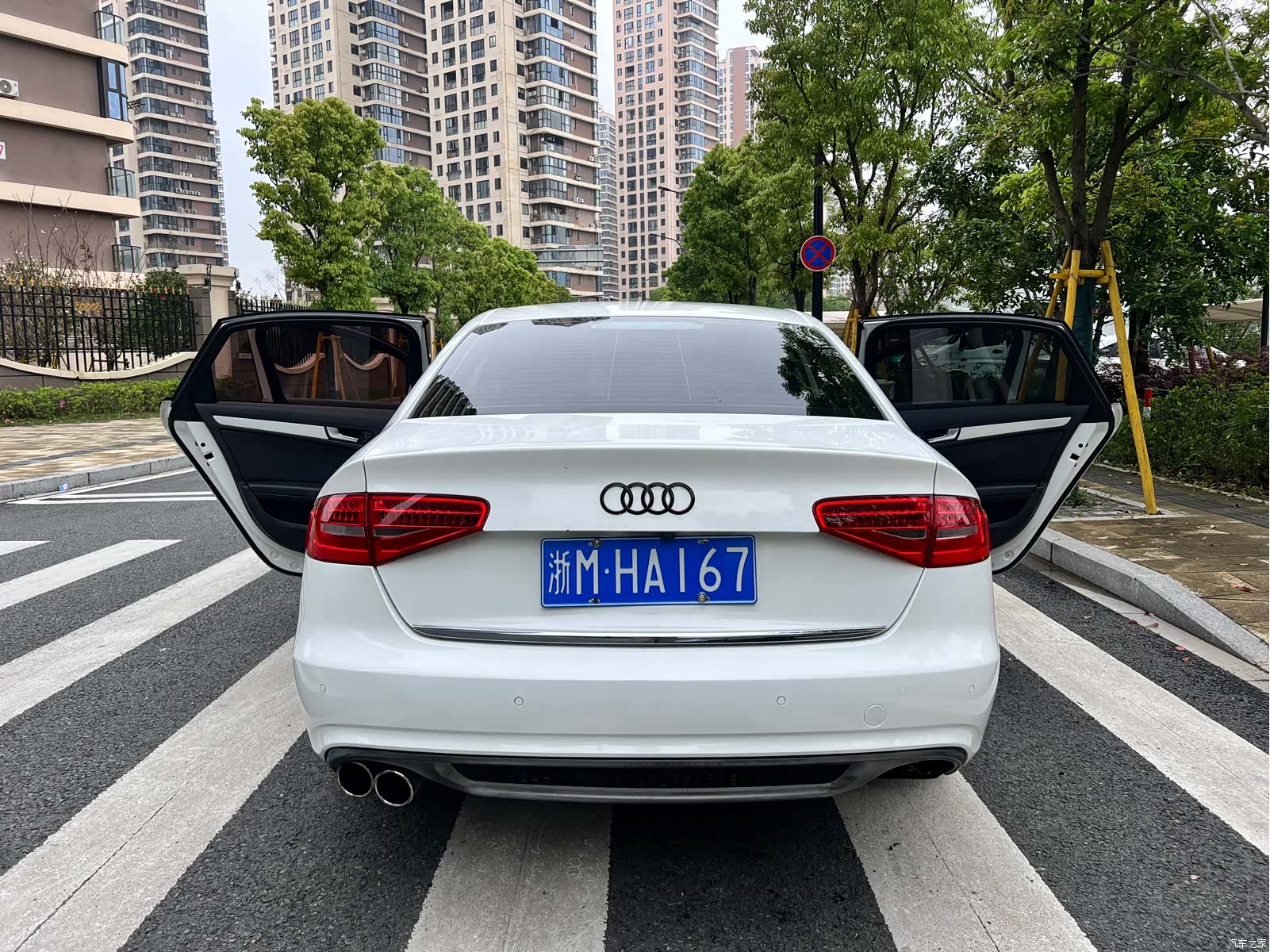 Audi A4L, 2014 15