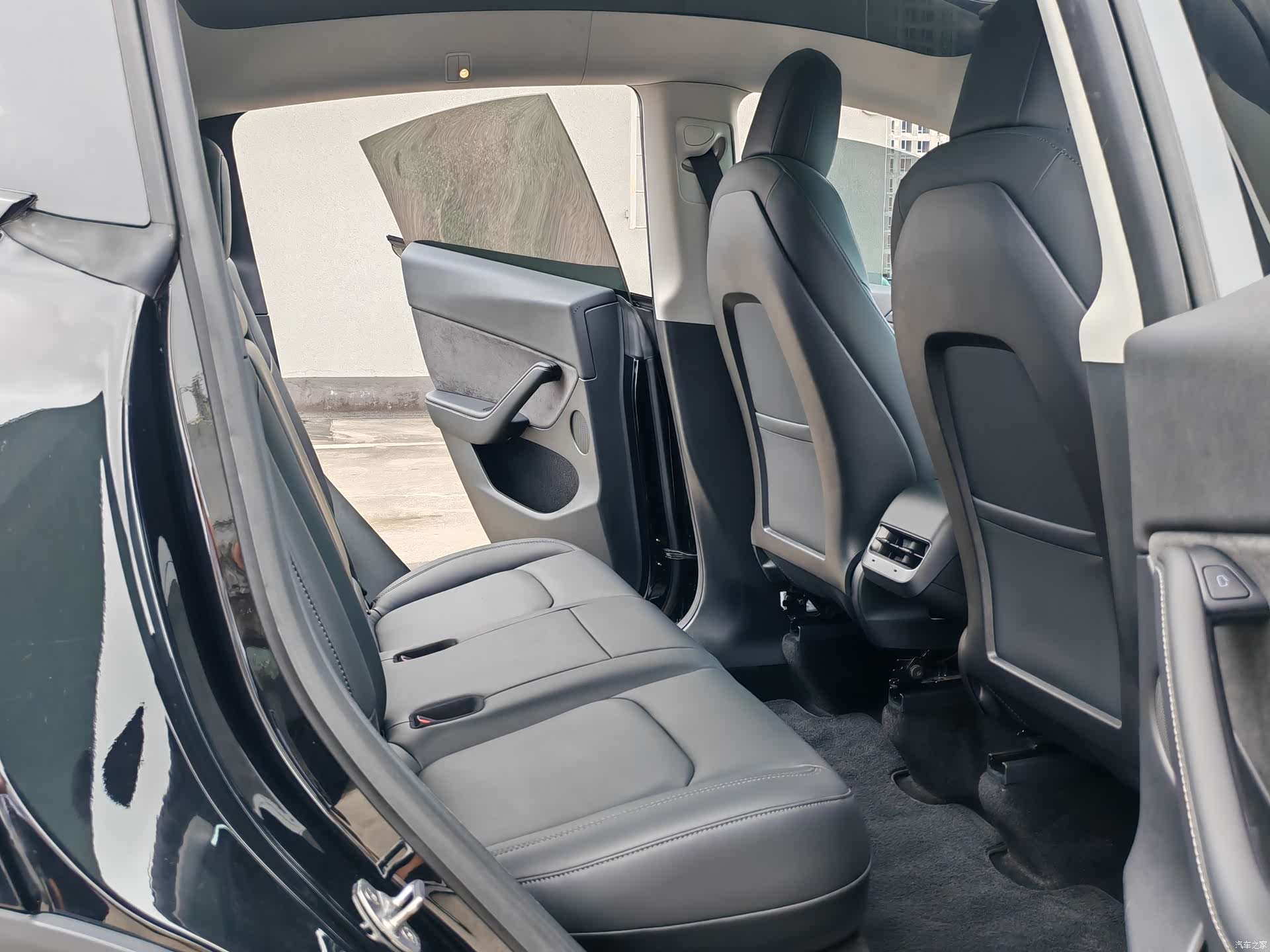 Tesla Model Y, 2022 11