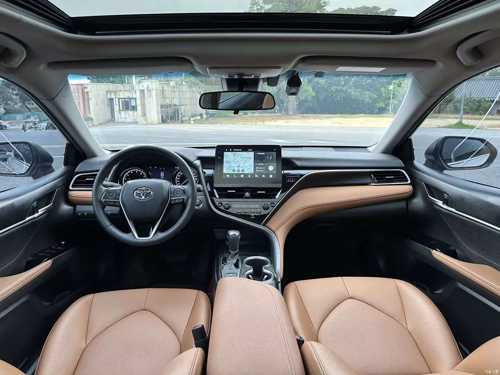 Toyota Camry, 2021 все фото
