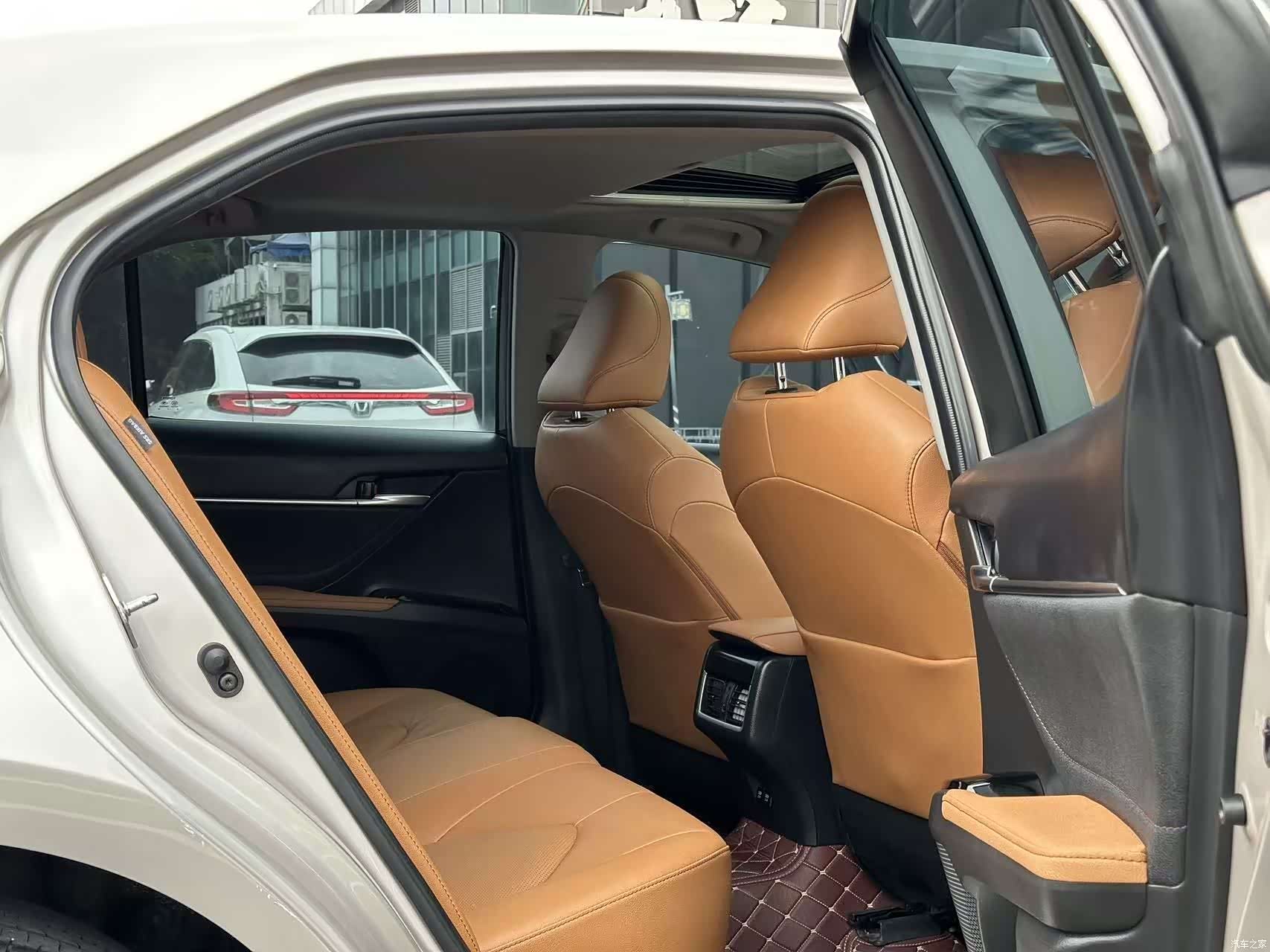Toyota Camry, 2021 12
